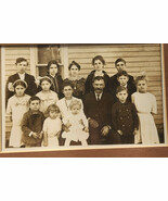 FAMILY PHOTO 1890-1910 ERA, WONDERFUL LARGE FAMILY, PAINTED BACKGROUND. ... - $68.51 CAD