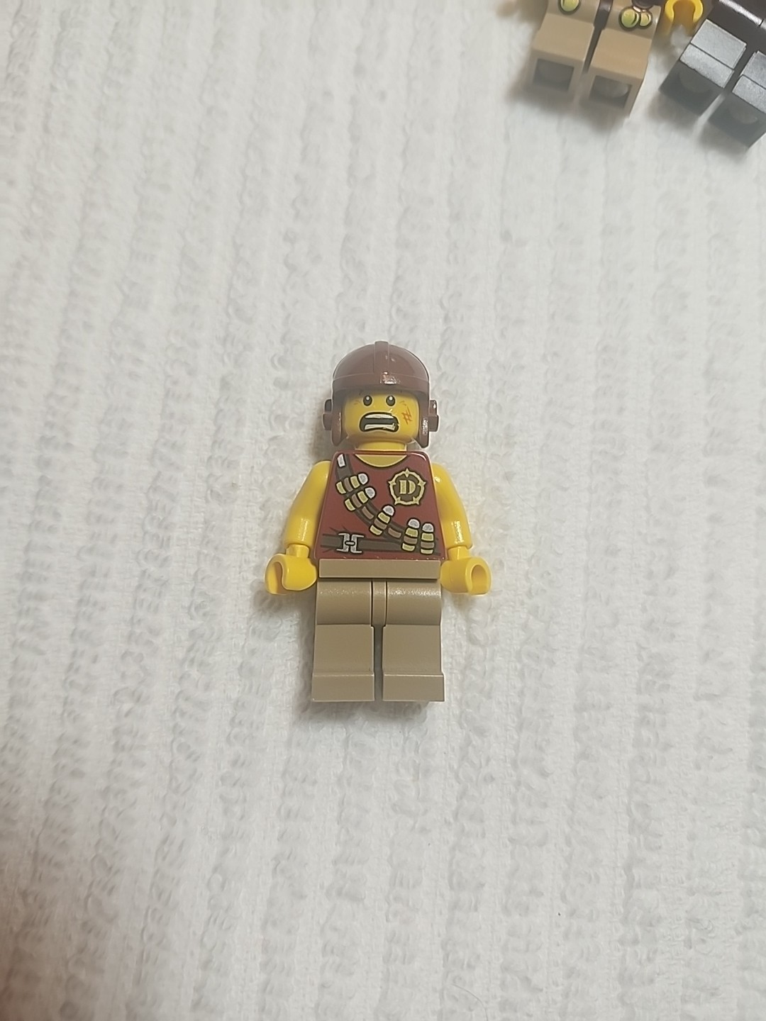 LEGO Dino Hero Minifigure dino001 with Tranquilizer Belt from Set 5887 e3 - $2.97