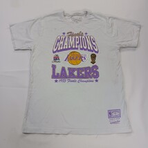Mitchell & Ness NBA LOS ANGELES LAKERS 1985 NBA Finals Champion T-Shirt Boys XL image 10
