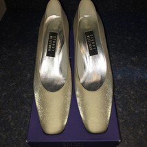 Stuart Weitzman ANNA Oyster Sparkle Lame Pump Heel Style# 529211 Women S... - $79.00