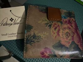New Patricia Nash Astra Bifold wallet Vintage Victorian Garden Rose NWT - €39,05 EUR