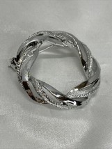 Vintage Gerry&#39;s Silver Tone Feather Leaf Wreath Brooch Lapel Pin Shiny - £11.84 GBP