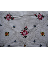 Vintage Square White Tablecloth With Red &amp; Green Floral Embroidery 31&quot; b... - $742.54 MXN