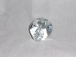 Vintage Apple Figurine Paper Weight Clear Art Glass - $9.99