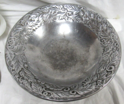 Oak Leaves Vines Round Serving Bowl Large 15&quot; Footed No Mark - $19.79