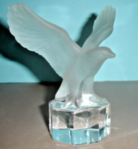 Goebel Eagle in Flight Frosted Crystal Paperweight 1987 Figurine 4.5&quot;H G... - £23.09 GBP