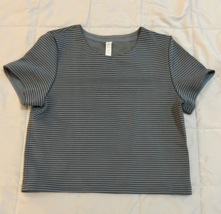 Lululemon Shaped Short Sleeve Tee Size 4 Crew Neck Sterling Blue Striped T-Shirt - £21.29 GBP