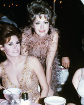 Raquel Welch 8x10 Photo candid at Hollywood party 1968 - £6.38 GBP