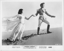 Wonderful Life Susan Hampshire Cliff Richard in desert scene original 8x10 photo - £19.66 GBP