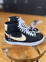 Authenticity Guarantee

Nike Blazer Mid 77 Pomegranate CI1166-001 Size US 6 - $198.00