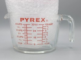 Pyrex #532 4 Cups/32 oz Measuring Cup Clear Glass Red Lettering Open Han... - £23.67 GBP