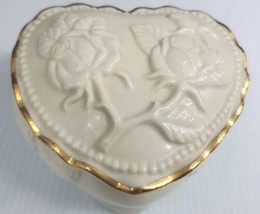 VTG Rose Pattern Porcelain Heart Shaped Ivory Colored with Gold Trim Trinket Box - £15.92 GBP