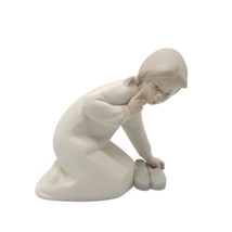 Lladro Porcelain Figurine Girl Kneeling Shoes Soft Matte Finish Handmade... - $35.63