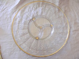 Vintage 3 Divided Sandwich Platter Tray Feather Arrow Pattern Gold Edge - $796.70 MXN