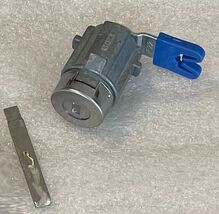 GM driver side door lock cylinder with matching flip key blade. Fully as... - $10.00