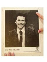 Dennis Miller Pressekit Foto Lächelnd Aussehend Scharf - €23,16 EUR