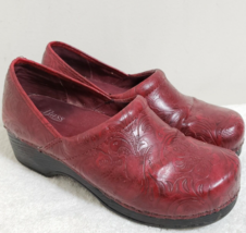 GH BASS CO Melinda Red Floral Embossed Clogs 7M Nursing Professional - $11.87