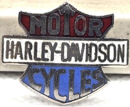 Harley Davidson ~ Classic Logo Bar Shield ~ Biker Lapel Badge PIN ~ Vint... - $223.23 MXN