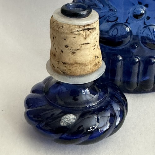 Vintage Jim Beam Cobalt Blue Decanter Kentucky Empty Glass Bottle w/ Stopper Item image 9