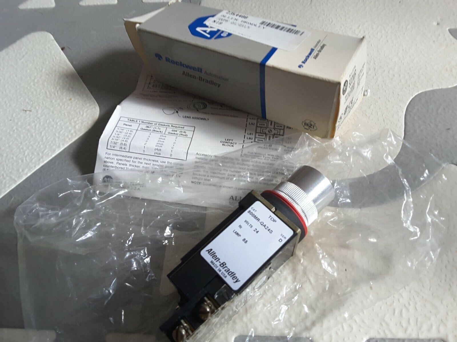 Allen Bradley 800MR-QA24BA2K 800M-XA2K BLUE Series D Pushbutton 24V NEW ... - $197.01