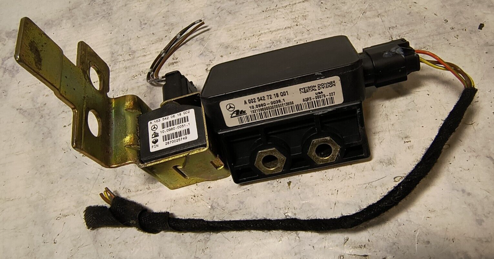 Mercedes R170 SLK230 SLK320 Yaw Rate Acceleration  Sensor  01-04 OEM W16... - $147.51