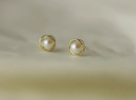 14ct Solid Gold Princess Pearl Stud Earrings Handmade, 14K Au585, elegant, class - £86.04 GBP