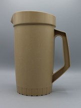 Vintage Tupperware 2 Qt. Pitcher Tan Base &amp; Push Button White Lid #800-6 - £11.86 GBP