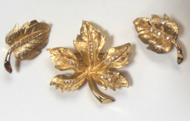 CHAREL Maple Leaf Brushed Gold-tone &amp; Clear Rhinestone Brooch and Earrin... - $24.99