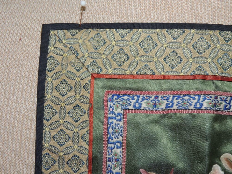 Chinese Silk Embroidery 16"x9" Panel Tapestry Brocade floral bird Vintage Antiqu Item image 2