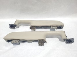 2002 Chevrolet Suburban 2500 OEM Front Pair Armrests On Door Panels  - $2,657.31 MXN