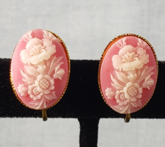 Vintage Pink &amp; White Oval Cameo-Style 1 in Flower Screwback Earrings - $14.56