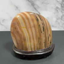 Brown Freeform Stone Displayed On A Wooden Stand Centerpiece Paperweight - $102.96 MXN
