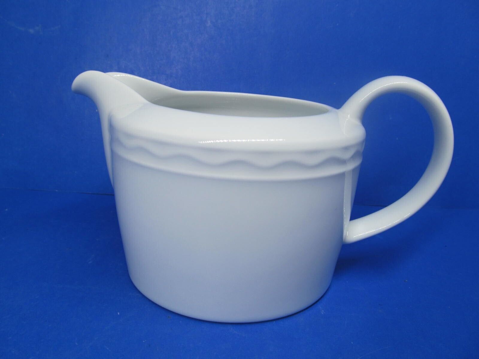 Crate And Barrel Palazzo Spal Porcelain Portugal White Gravy Boat EC - $69.00