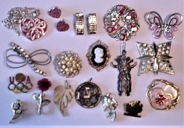 Jewelry lot Pins Pendants Hair Clip Rhinestones - £35.97 GBP