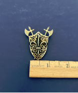 Fleur de lis coat of arms vintage brooch pin - $24.70