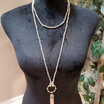 Women&#39;s Gold Tone Natural White Freshwater Pearl Lariat Pendant Tassel N... - $27.72