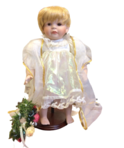 Baby&#39;s Dream? Doll Pearl Halo Floral Wreath White Fancy Dress Wood Stand Vtg 16 - £20.84 GBP