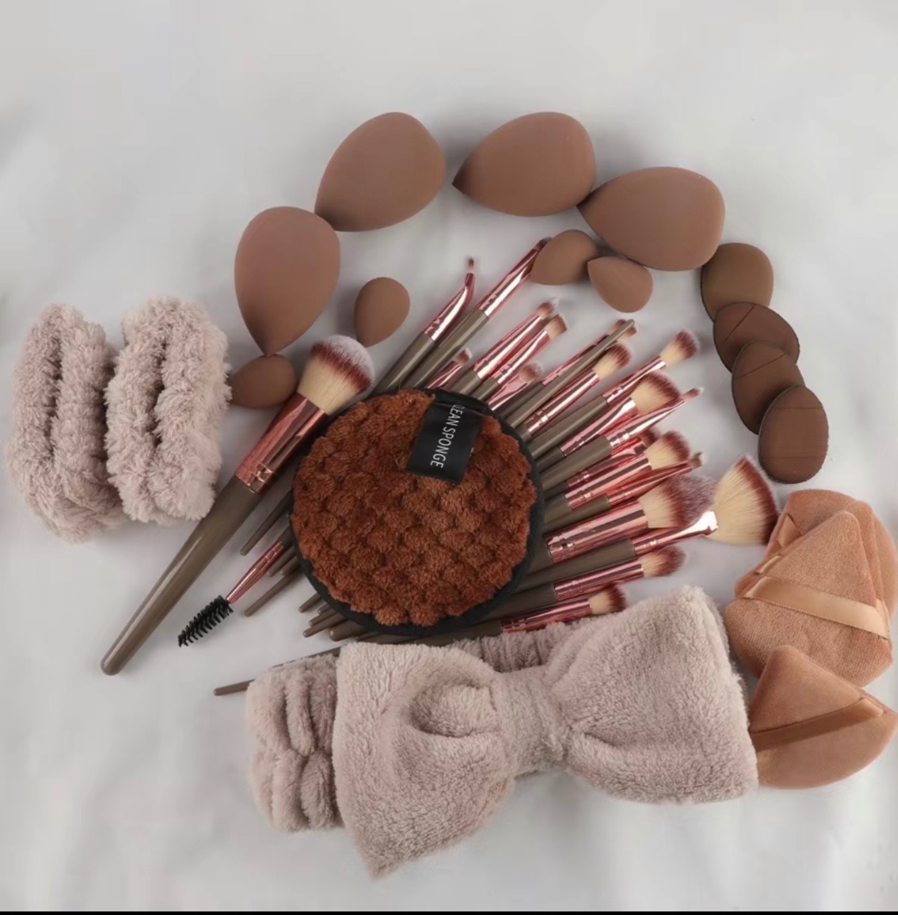Makeup Brush set 67 Pcs premium synthetic tools set with Travel bag Brown Item image 12