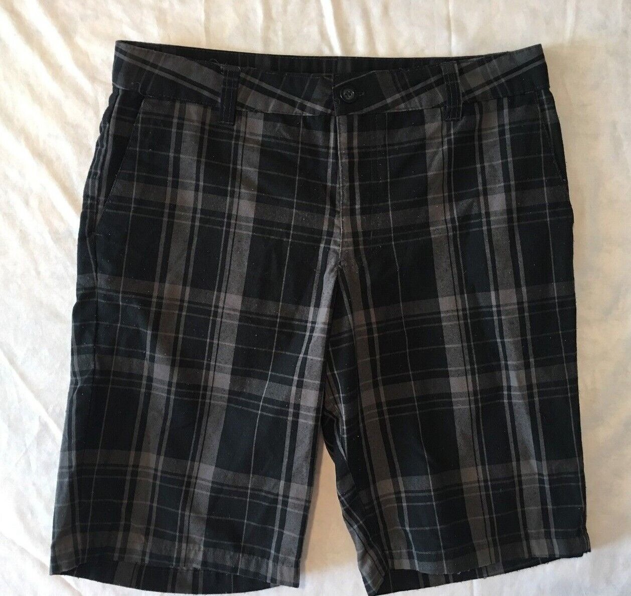 Firefly Men&#39;s Black Gray Plaid Flat Front Casual Walking Shorts Size 32 - $7.92