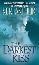 The Darkest Kiss (Riley Jenson) [Mass Market Paperback] Arthur, Keri - £1.38 GBP