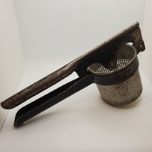 Vintage Universal Potato Masher Ricer MADE IN USA Kitchen Tool Collectible - $12.67