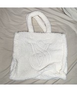 Victoria&#39;s Secret Sherpa Fleece Tote Bag Ivory/Cream VS Logo Carryall Bag - $641.17 MXN