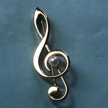 Estate Large Goldtone Treble Clef w Faux White Pearl Accent Pin Brooch – marked  - £9.07 GBP