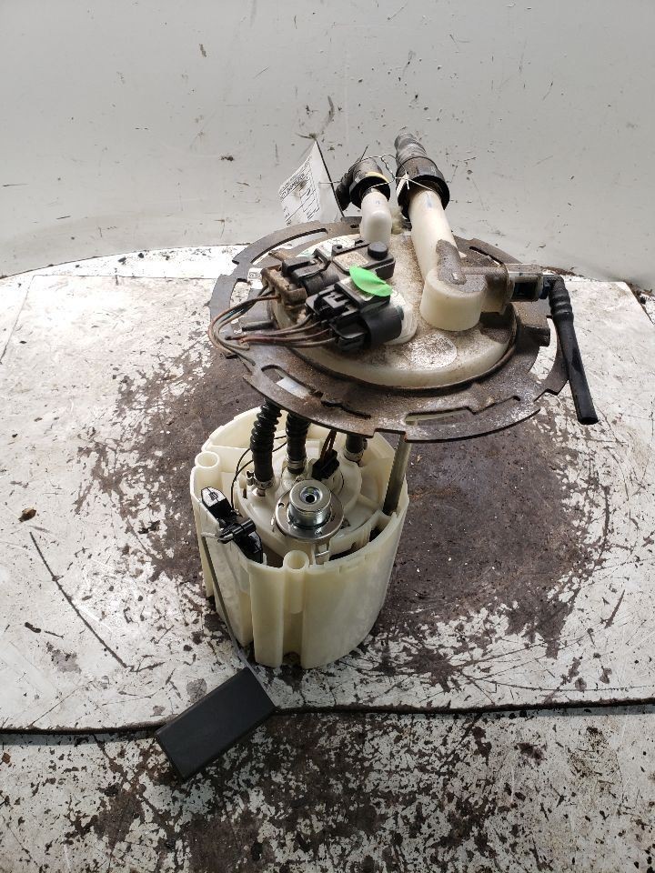 Fuel Pump Assembly 2.2L Fits 06-08 HHR 1303610 - $68.19