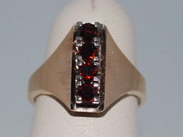 14k Yellow Gold Ring With Garnets (January Birthstones) And A Beautiful Design - £258.08 GBP