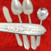 5X Serving Pieces 1939 ROYAL ROSE Oneida Nobility Plate Silverplate Spoons Sprea - £15.45 GBP