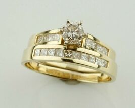 Magnifique 14k or Jaune Mariage Ensemble Avec .44 CT Rd Solitaire &amp; Accents - $2,471.50 CAD