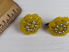 Vintage yellow plastic flowers rhinestone center earrings screw back gol... - £15.56 GBP