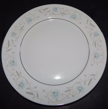 English Garden 1221 Dinner Plate 10&quot; White Blue Floral Fine China Japan Vintage - $19.80