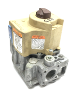 Honeywell VR8204H 1048 Nat Gas Valve inlet 1/2&quot; outlet 1/2&#39;&#39; used #G27 - $806.24 MXN